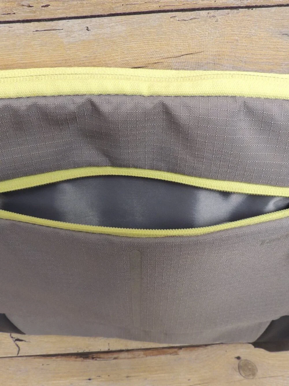 Targus Bex II laptop sleeve for 14